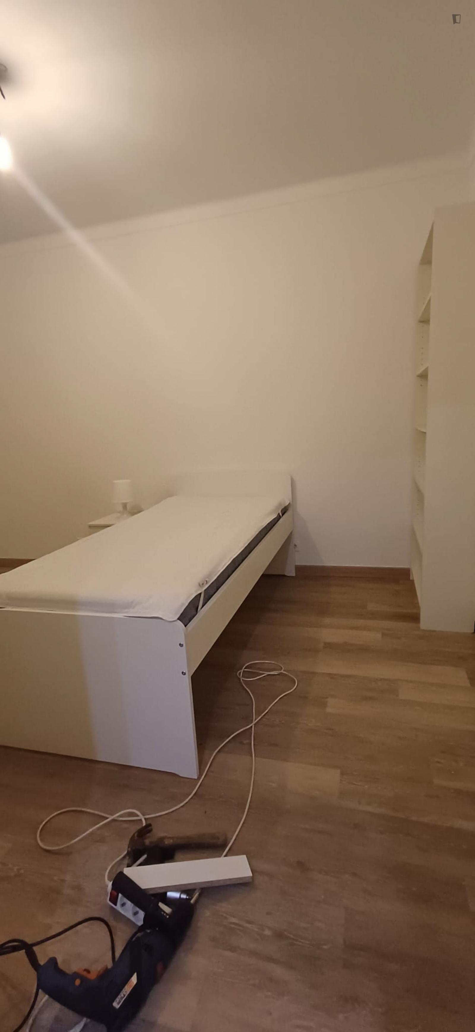 Nice Single Bedroom In A Comfortable Flat - 1
