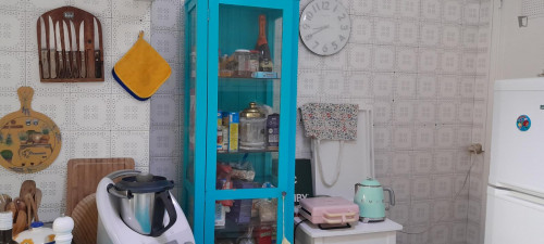 Single bedroom, with private bathroom, in 3-bedroom apartment