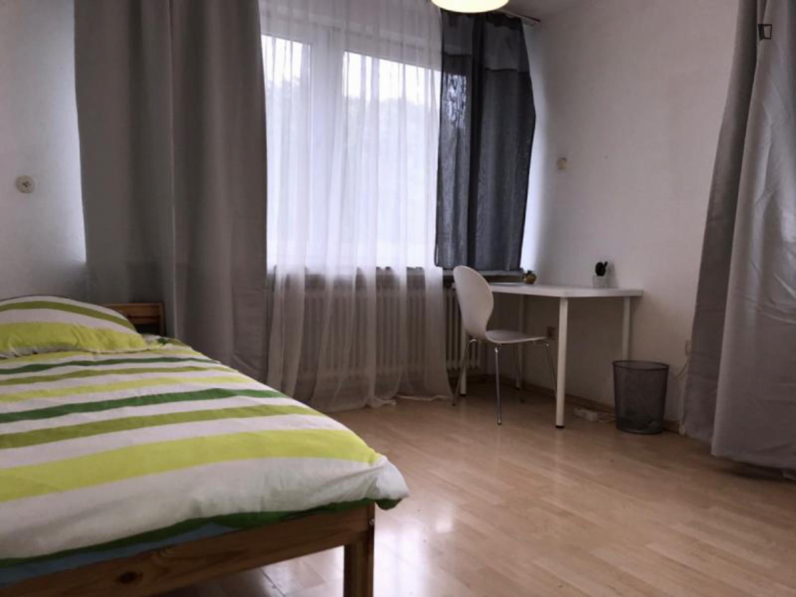  Comfy Single Bedroom Close To Am Wall  -  Comfy Single Bedroom close to Am Wall  - Gallery -  1