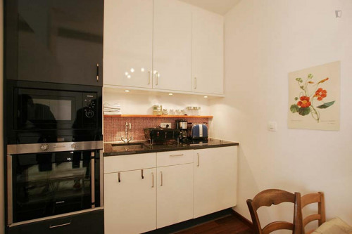 Fashionable studio apartment in classic Monnaie neighbourhood - Gallery - 6