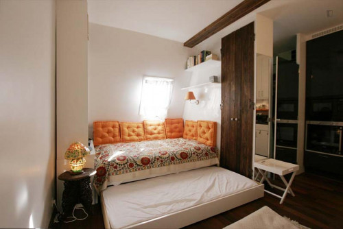 Fashionable studio apartment in classic Monnaie neighbourhood  - Gallery -  5