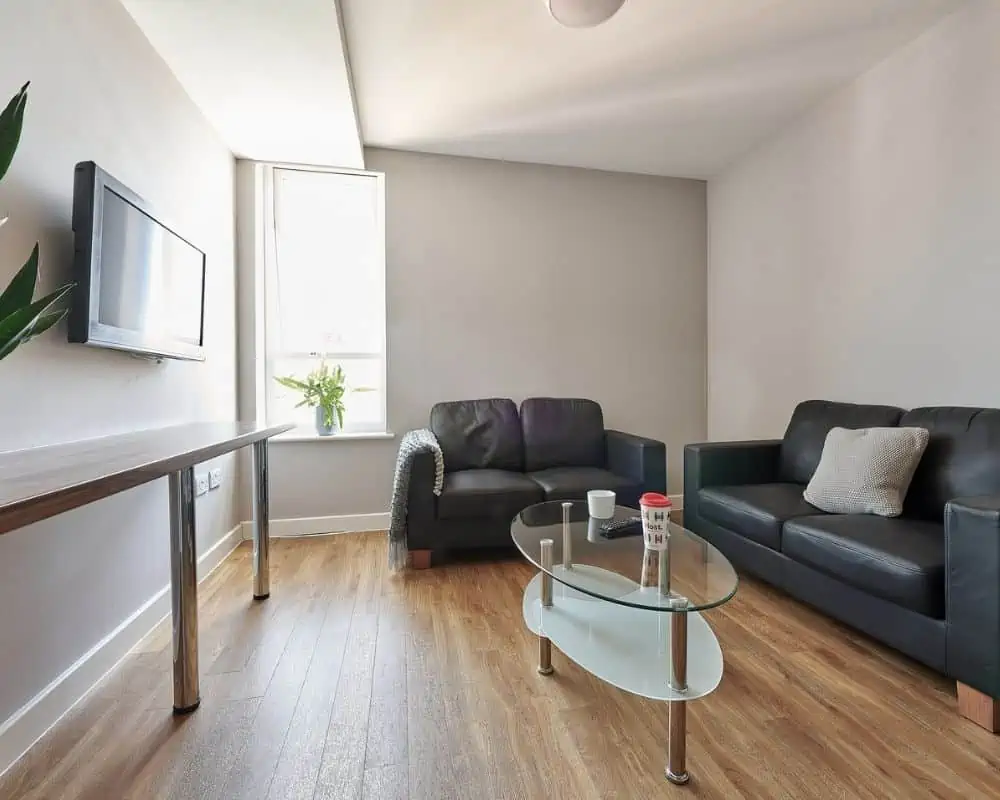  Classic En-Suite In A 6-Bed Flat  -  The Mews  - Gallery -  3