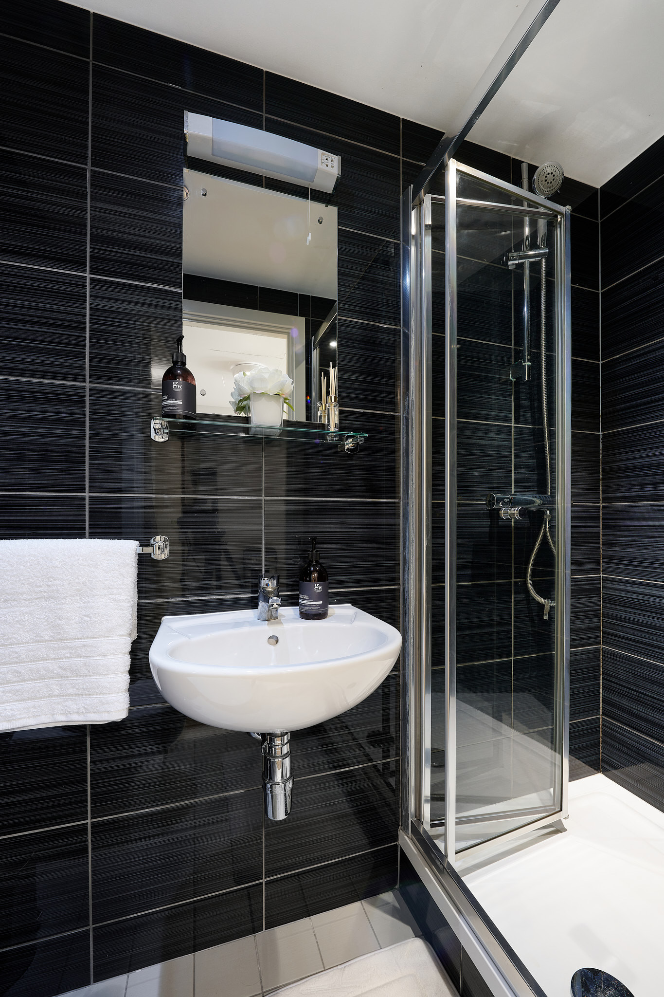  Classic En-Suite (5-Bed)  -  The Mews  - Gallery -  4
