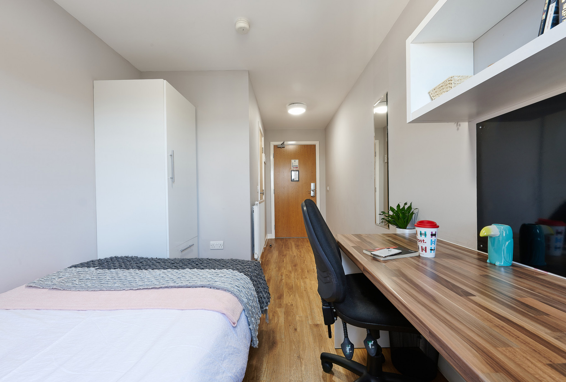  Classic En-Suite (5-Bed)  -  The Mews  - Gallery -  5