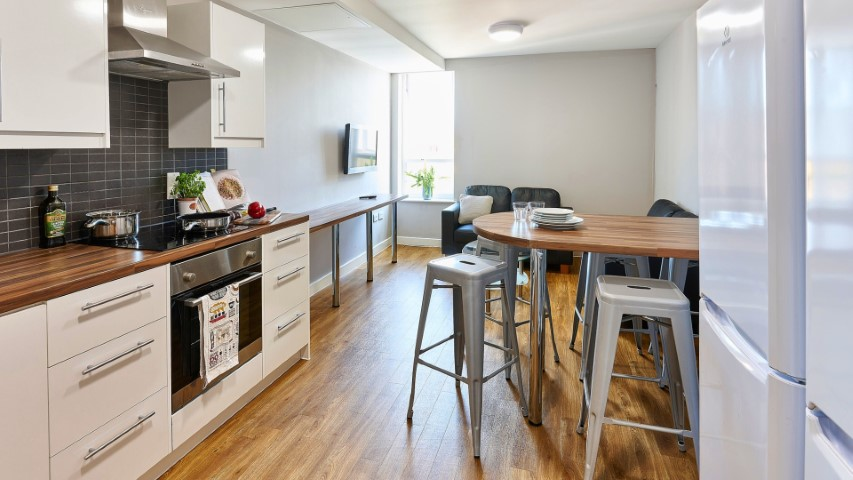 Five Bedroom Flat - 4