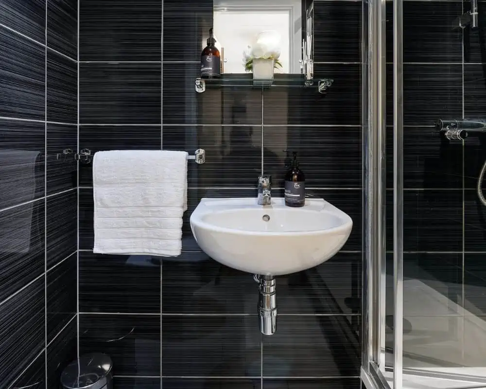  Classic En-Suite In A 5-Bed Flat  -  The Mews  - Gallery -  4