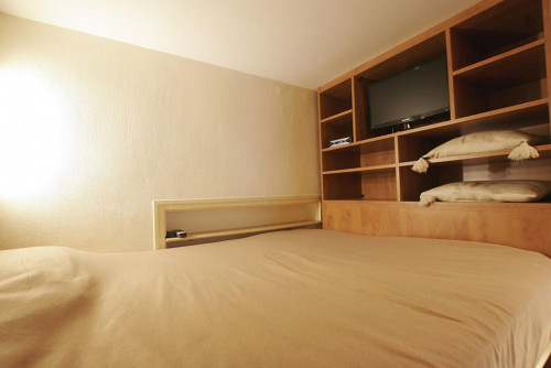 Spacious studio flat near Arts et Métiers metro station