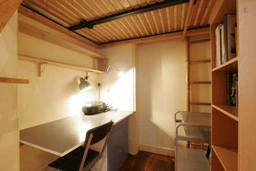 Spacious studio flat near Arts et Métiers metro station