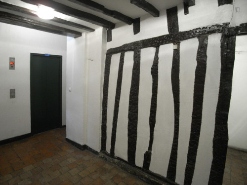 Spacious studio apartment in St Victor