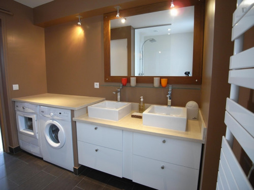 Classy 2-bedroom apartment in Grenelle, near Avenue Émile Zola metro station