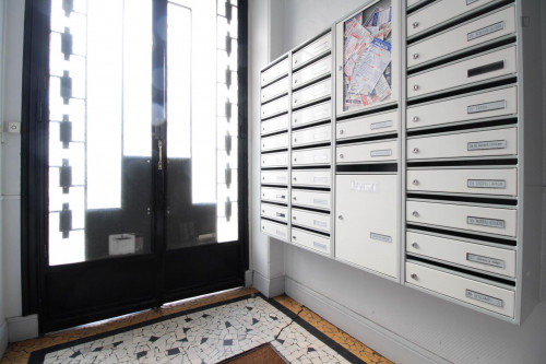 Bright Studio Batignolles  Separate Kitchen  Bathroom  Elevator  Double Bed - Gallery - 3