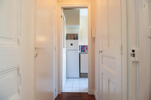 Bright Studio Batignolles  Separate Kitchen  Bathroom  Elevator  Double Bed - Gallery - 18