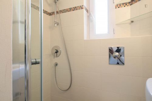 Bright Studio Batignolles  Separate Kitchen  Bathroom  Elevator  Double Bed - Gallery - 16