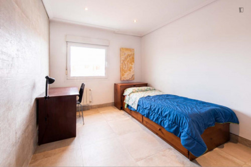 Lovely Single Bedroom close to Estación de tren Santander