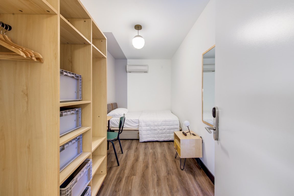  Standard Extra Large  -  The Williamsburg House  - Gallery -  1