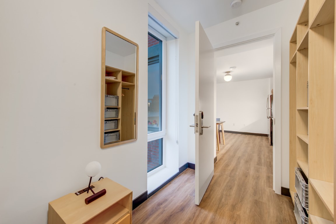  Standard Extra Large  -  The Williamsburg House  - Gallery -  2