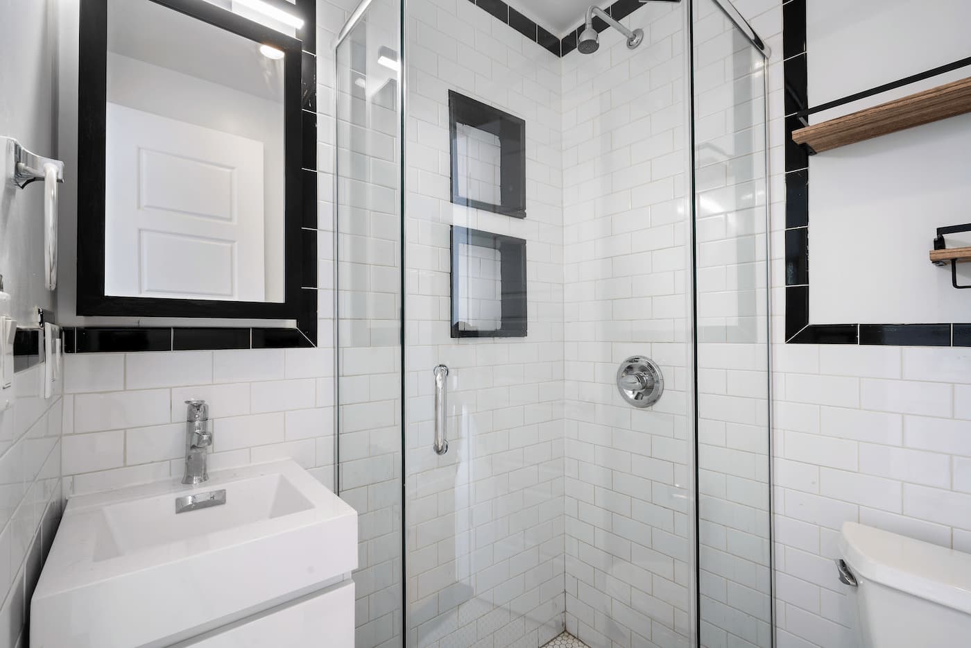 3 Beds / 2 Baths Apartment - 3