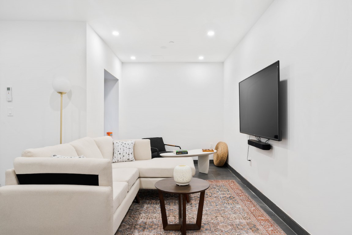 Standard Private Room With Desk - 8