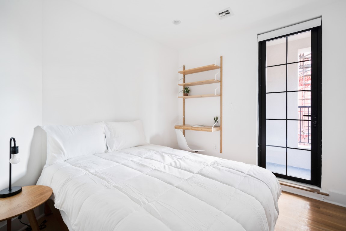 Standard Private Room With Desk - 13