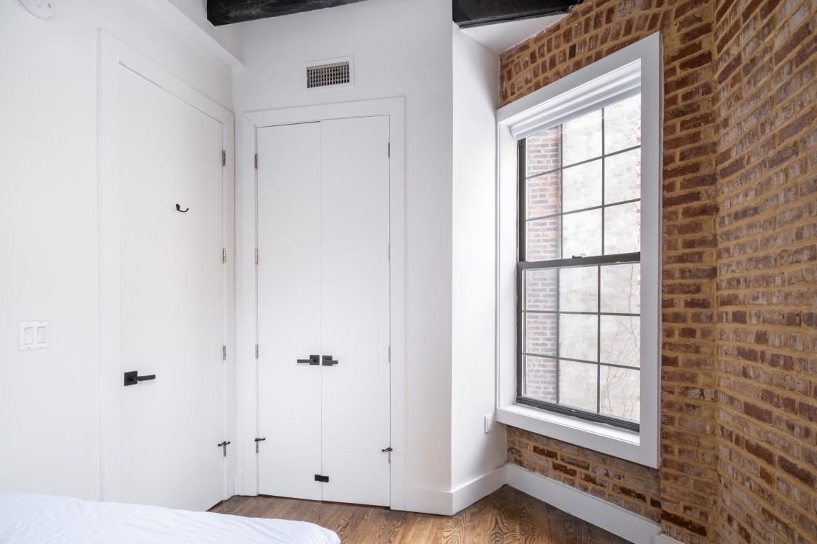  Standard Large With Desk  -  The Clark House  - Gallery -  3