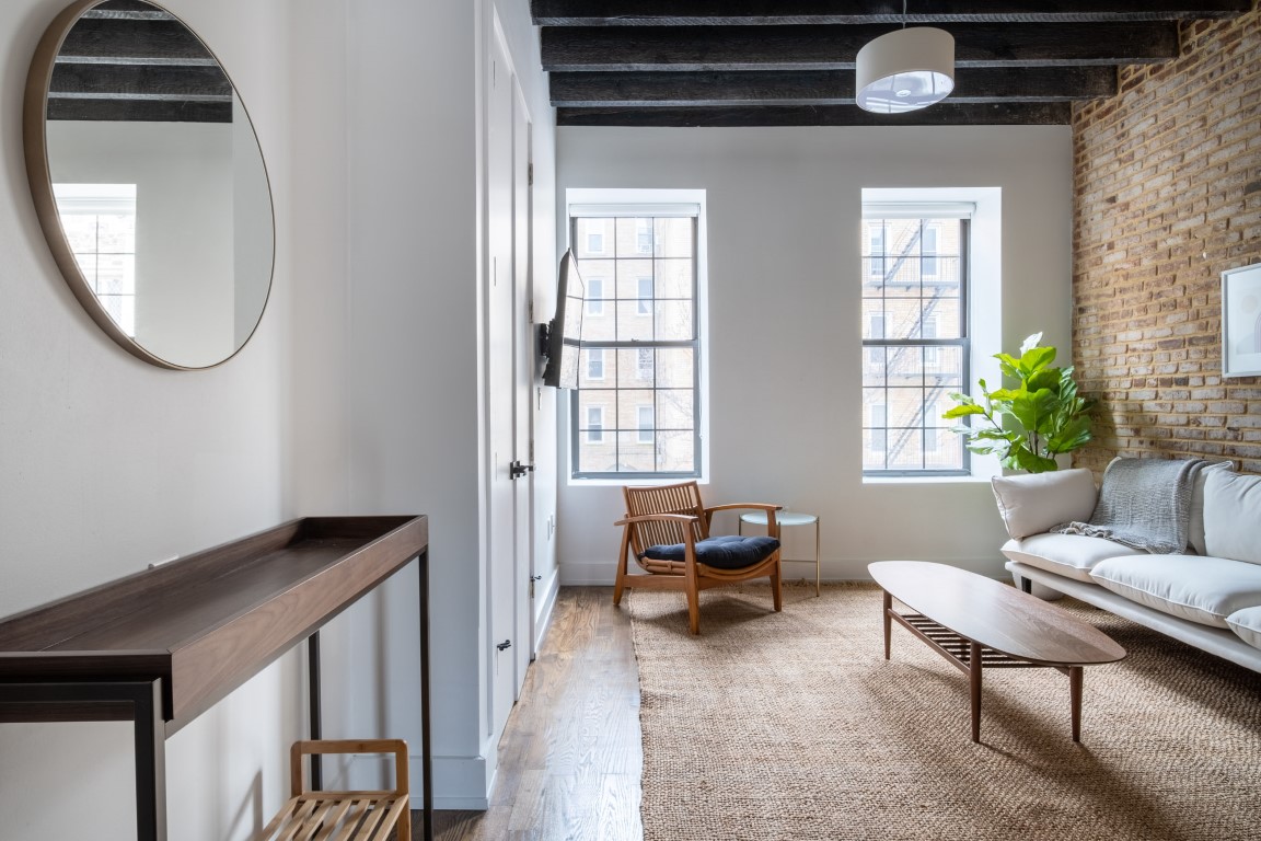  Standard Large With Desk  -  The Clark House  - Gallery -  10