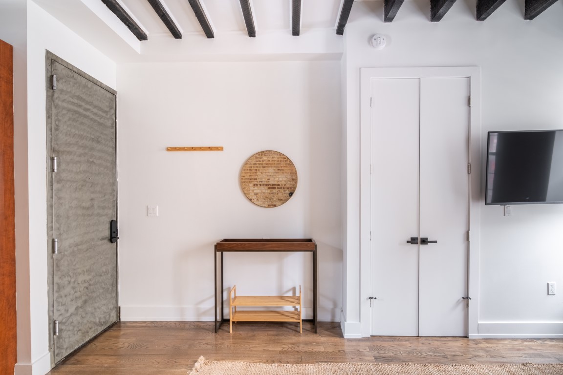  Standard Large With Desk  -  The Clark House  - Gallery -  8