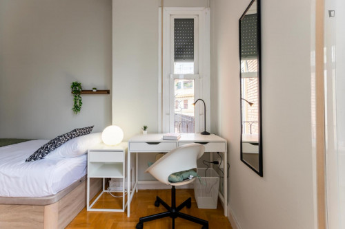 Snug single bedroom close to Valencia Station North