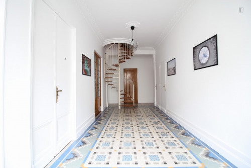 Chambre très lumineuse dans une grande maison à Bordeaux