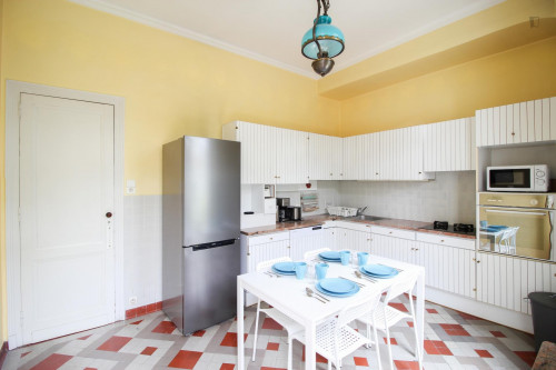 Spacious bedroom in a lovely house in Bordeaux
