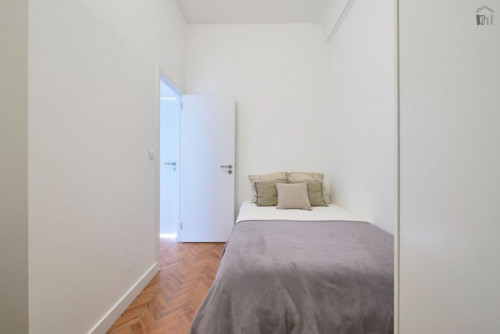 Nice double bedroom close to Alameda metro station