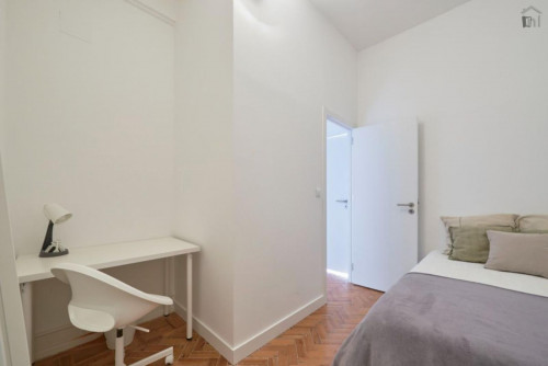 Nice double bedroom close to Alameda metro station