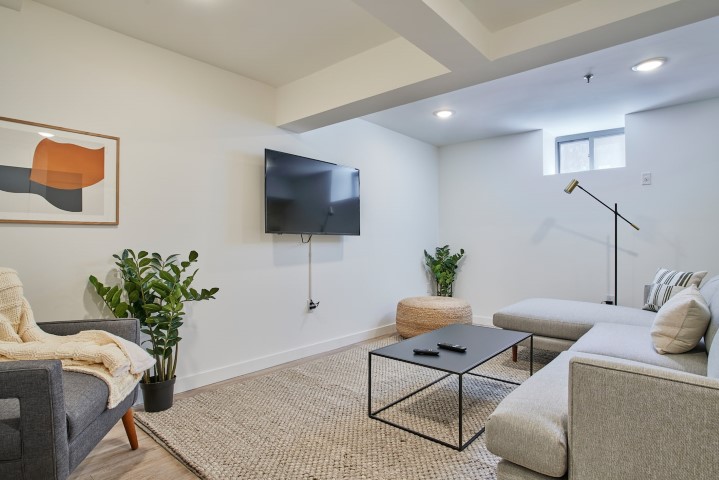 Private Executive Large Room - 1