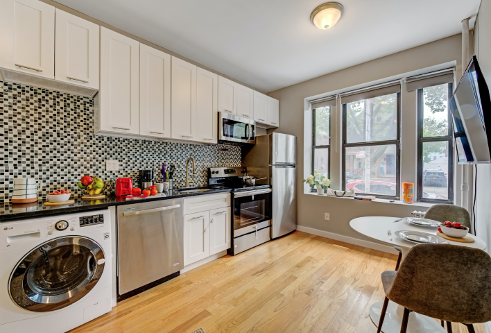 Private Standard Large Room In 2BR - 4