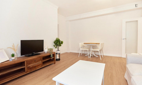 Spacious single bedroom in Tiro de Línea - Gallery - 21