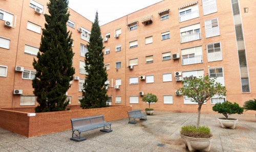 Spacious single bedroom in Tiro de Línea