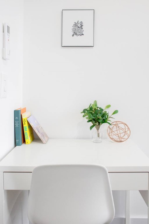 Large Private Room With Desk - 4