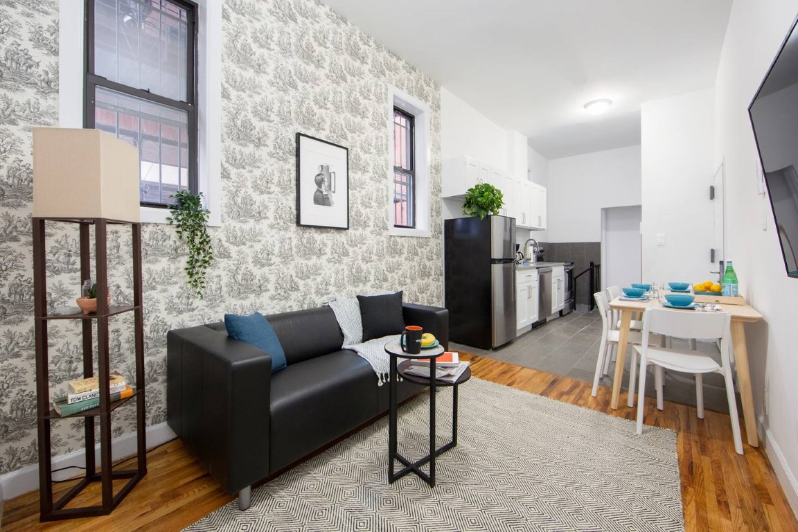 Large Private Room With Desk - 28
