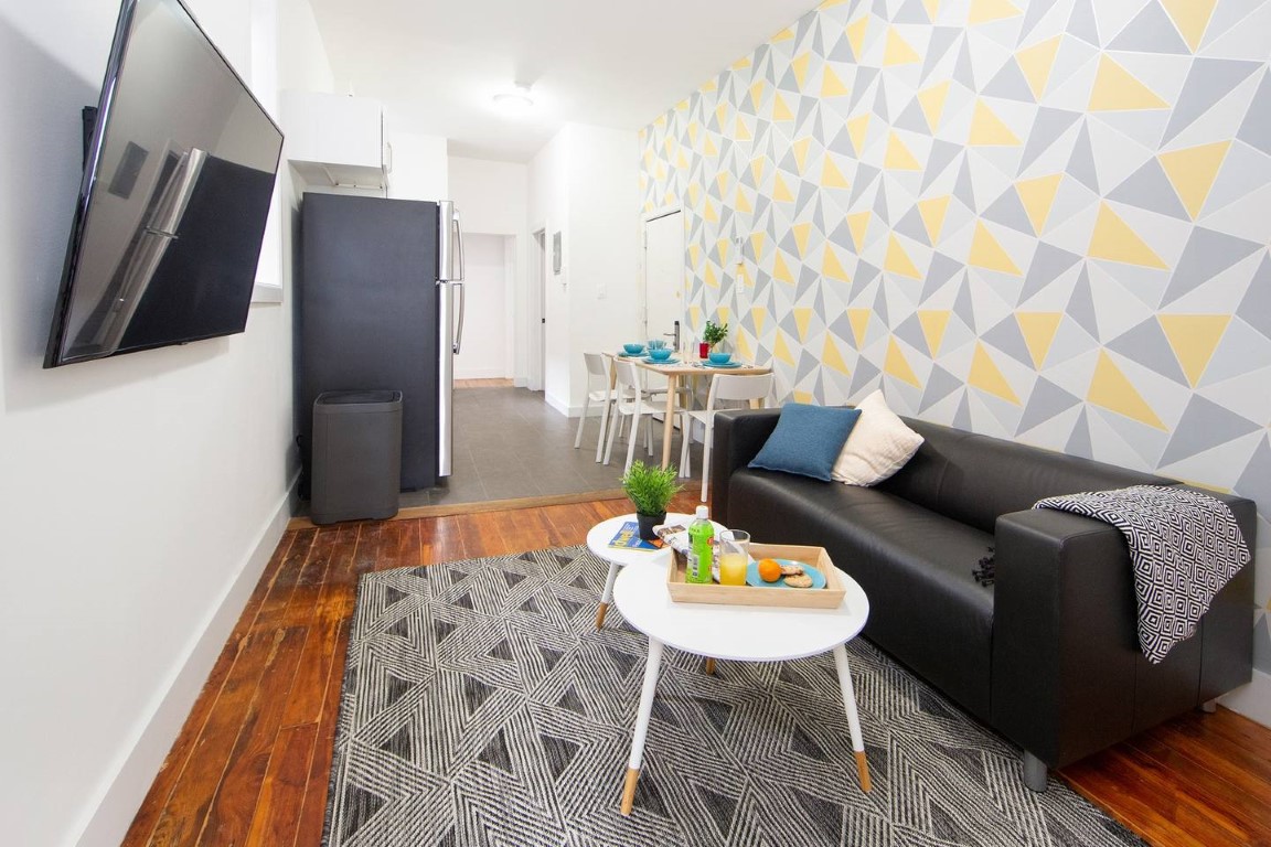 Large Private Room With Desk - 19