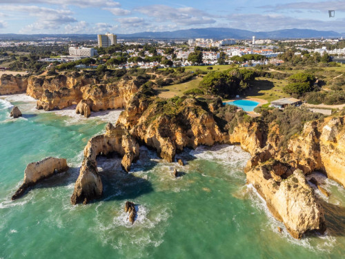 Beautiful and sunny 2-bedroom flat in Portimão