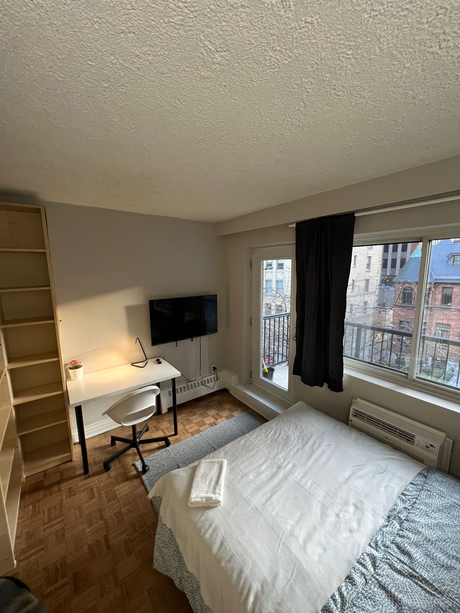  Flex Balcony  -  Montreal -  Drummond St  - Gallery -  1