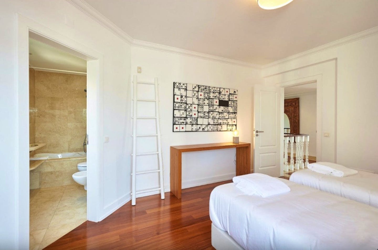Private Room 1 - 13