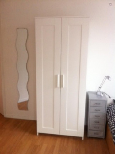 Chambre individuelle dans un appartement partagé ( 3 chambres )