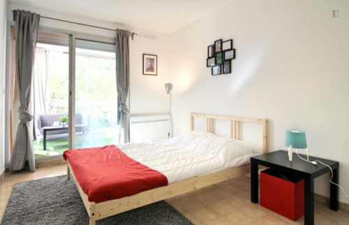 Double bedroom close to Jardin de Mathilde