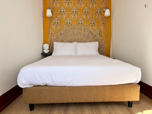 Universaty Trendy one bedroom flat with air conditioning
