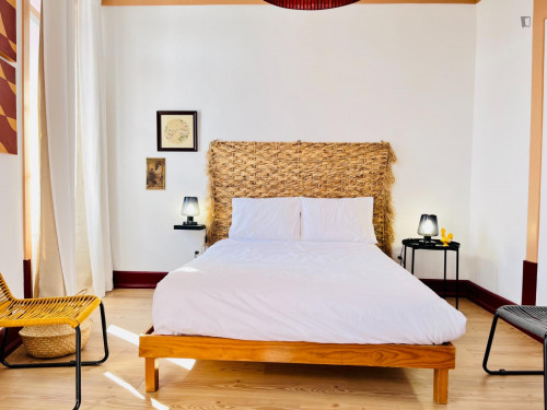 Contemporary 1-bedroom flat next to Sé Nova