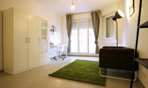 Large bright bedroom - 27m² - MA1