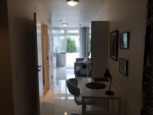 Snug studio next to Täby Kyrkby train station - Gallery - 4