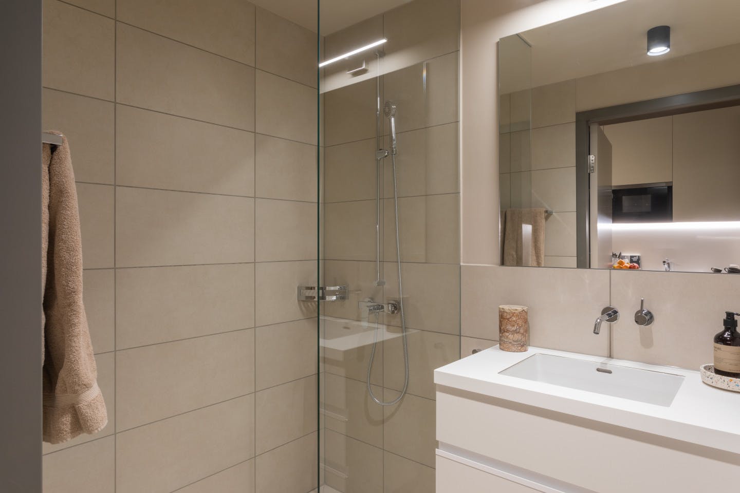  ARC 2-Bedroom MEDIUM  -  Stylish apartment near Cham Lorzenpark Bus Stop  - Gallery -  1