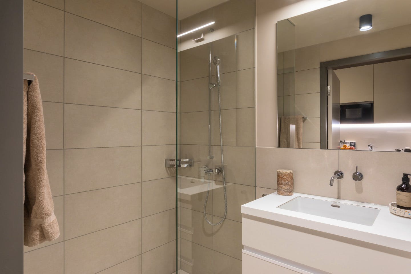  ARC 2-Bedroom MEDIUM  -  Stylish apartment near Cham Lorzenpark Bus Stop  - Gallery -  12