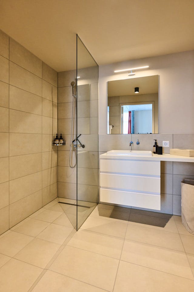  Suite  -  Stylish apartment near Cham Lorzenpark Bus Stop  - Gallery -  18